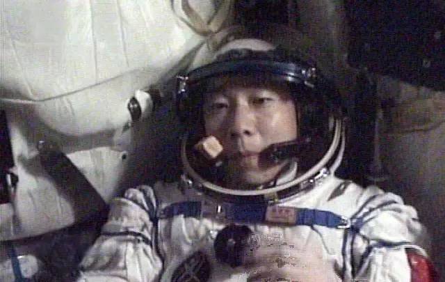 杨利伟:曾在太空遇诡异敲击声 至今无法解释