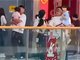 上海年轻夫妻抱娃在商场大打出手